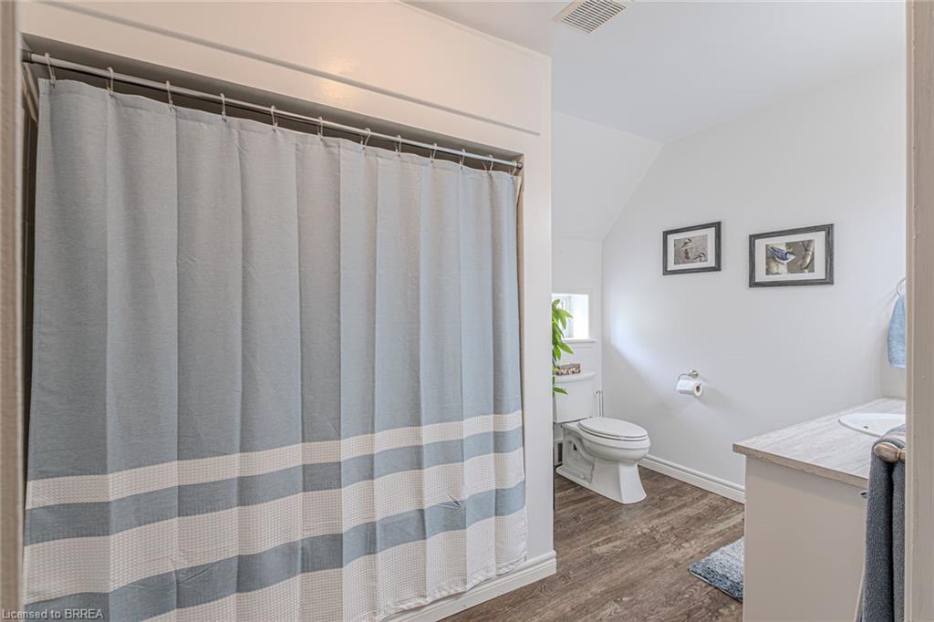 388 Mckellar Street Property Photo 37