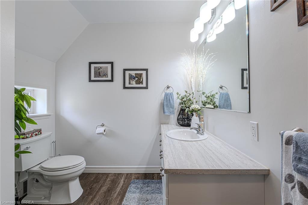 388 Mckellar Street Property Photo 38