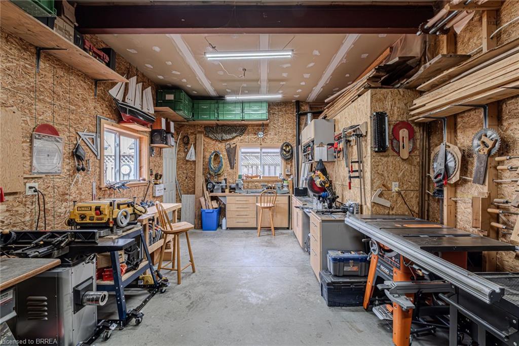 388 Mckellar Street Property Photo 41