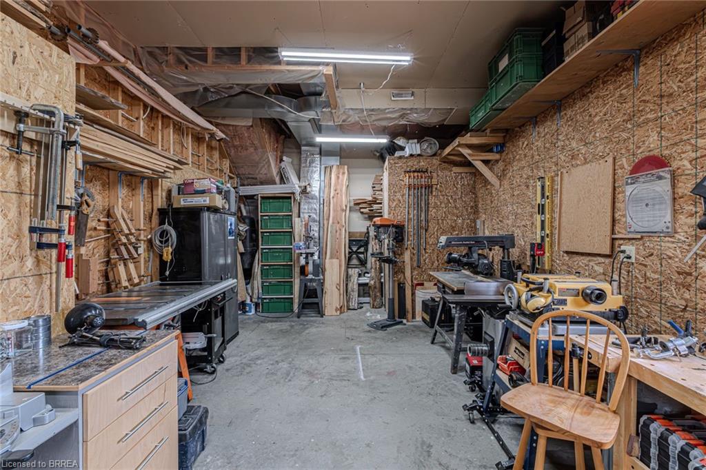 388 Mckellar Street Property Photo 42