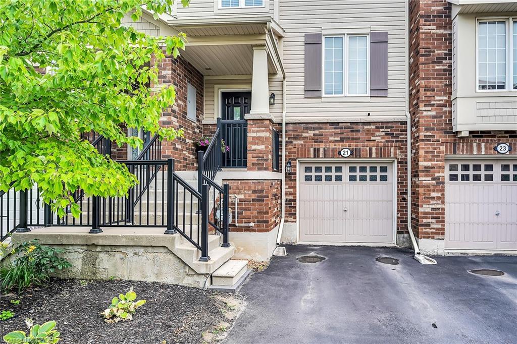 21 Hepworth Crescent Property Photo 2