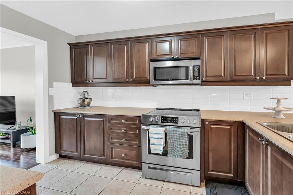 21 Hepworth Crescent Property Photo 7