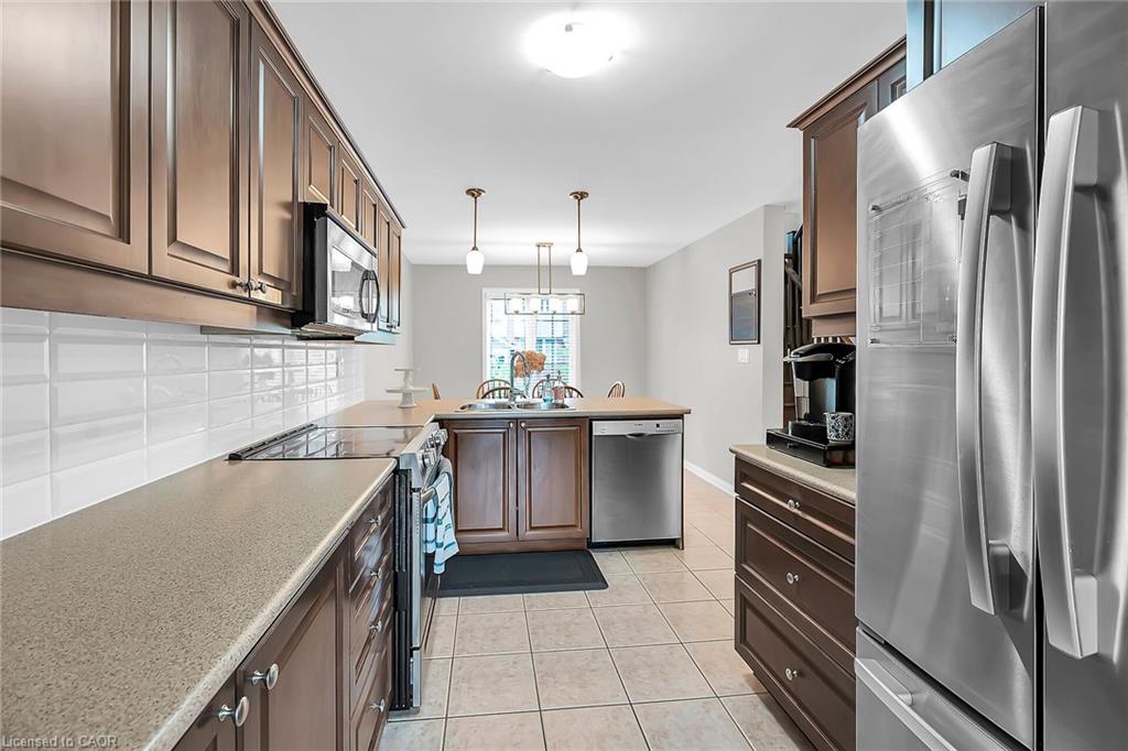 21 Hepworth Crescent Property Photo 8