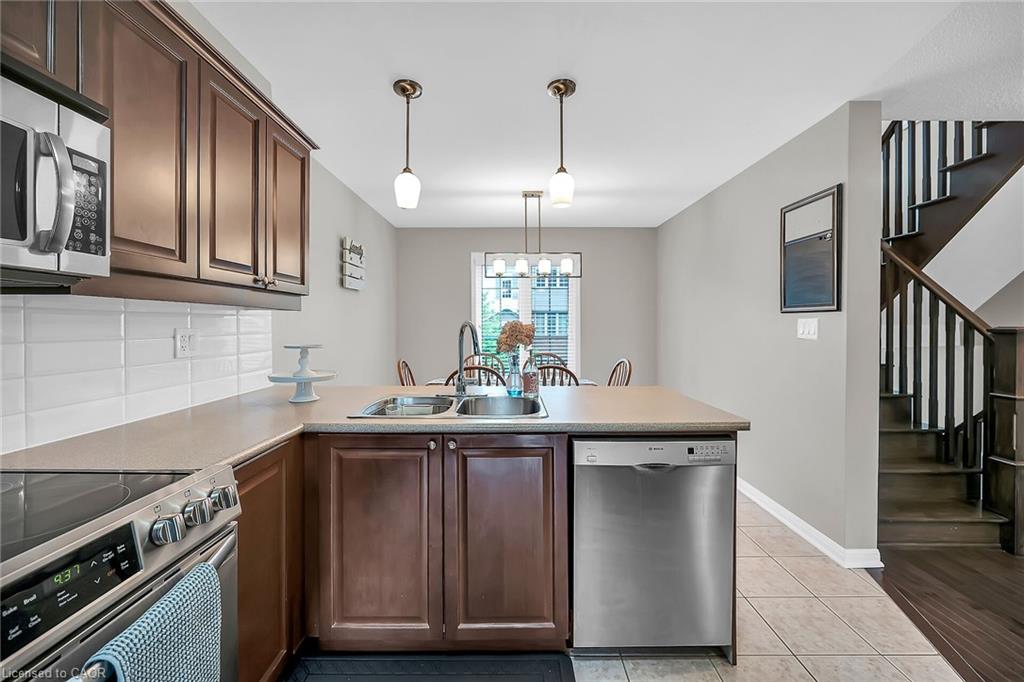 21 Hepworth Crescent Property Photo 9