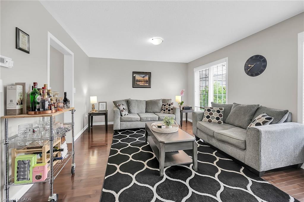 21 Hepworth Crescent Property Photo 15