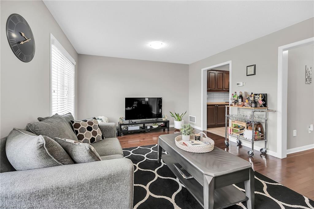 21 Hepworth Crescent Property Photo 17