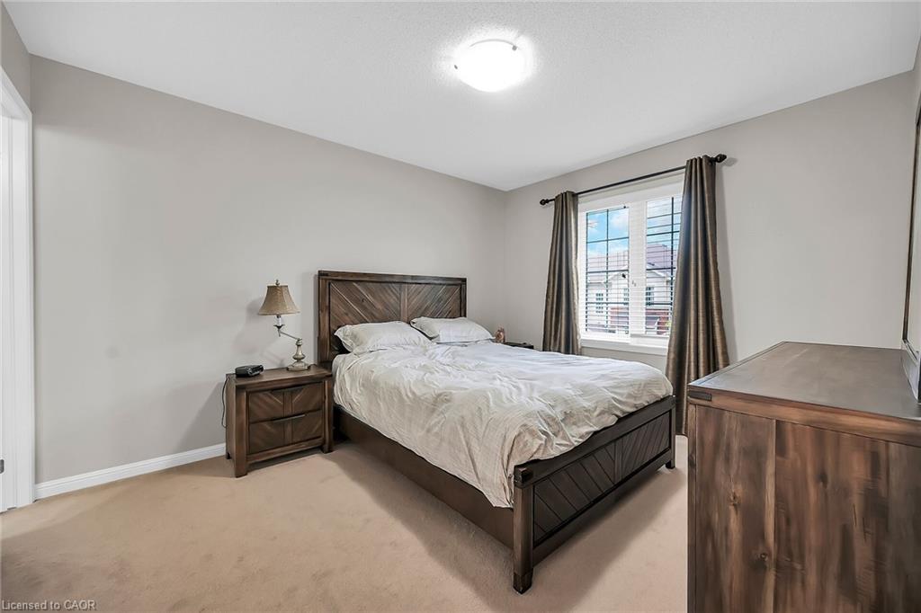 21 Hepworth Crescent Property Photo 19