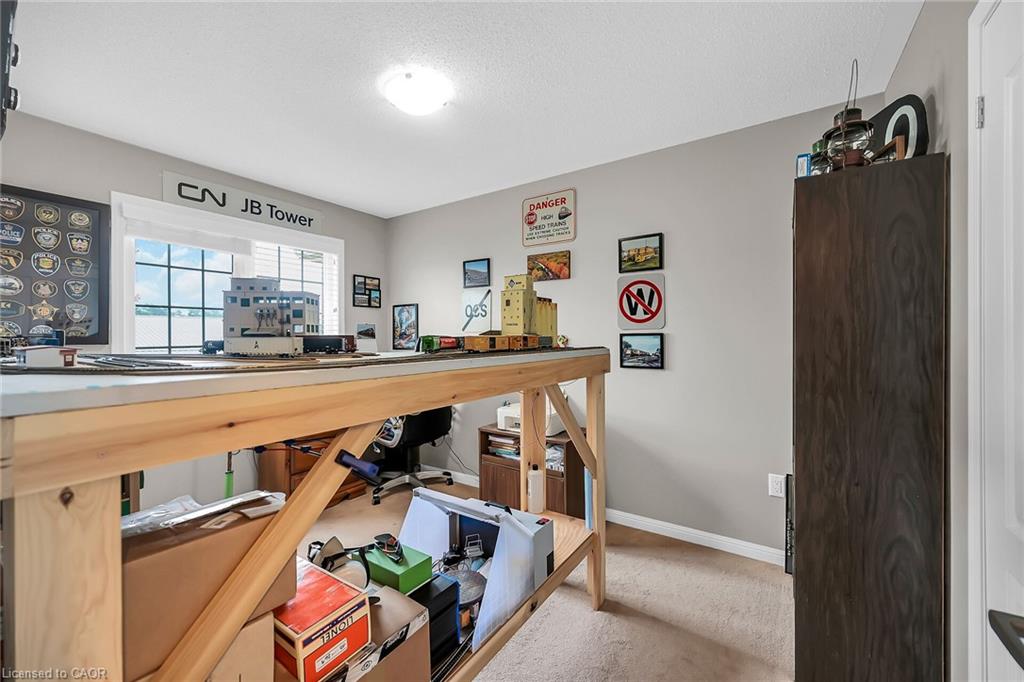 21 Hepworth Crescent Property Photo 23