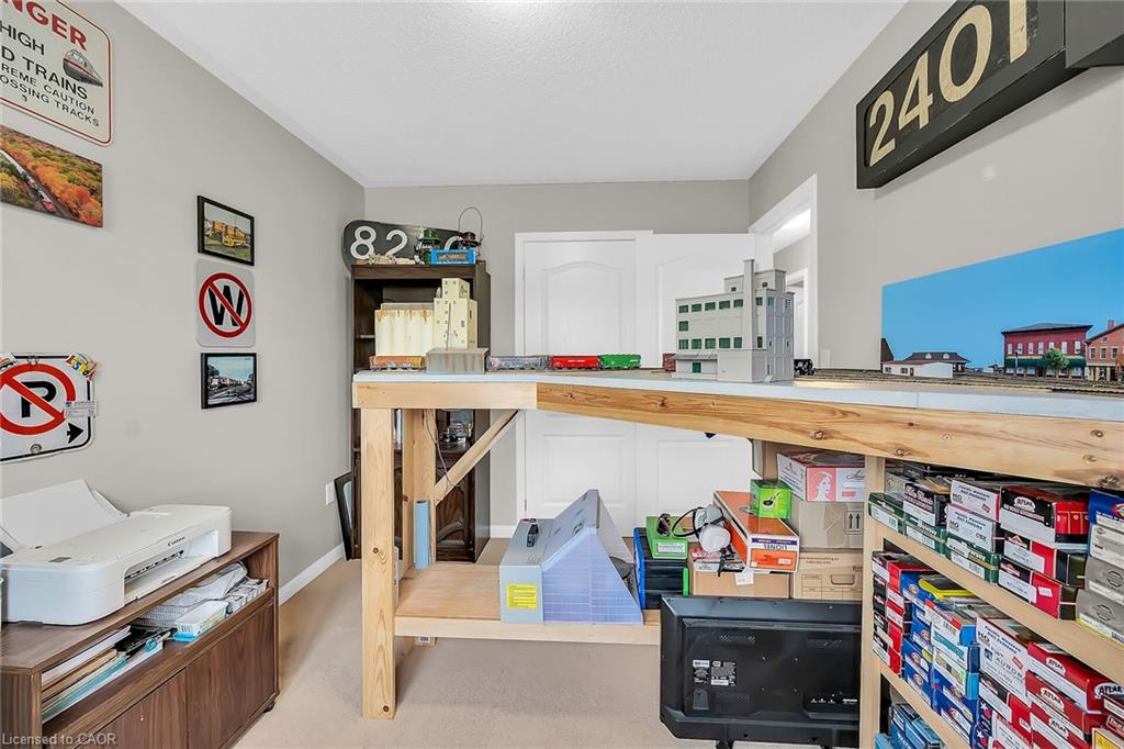 21 Hepworth Crescent Property Photo 24