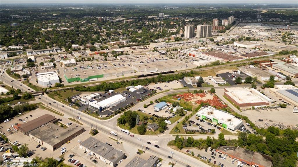 28 Manitou Drive Property Photo 4