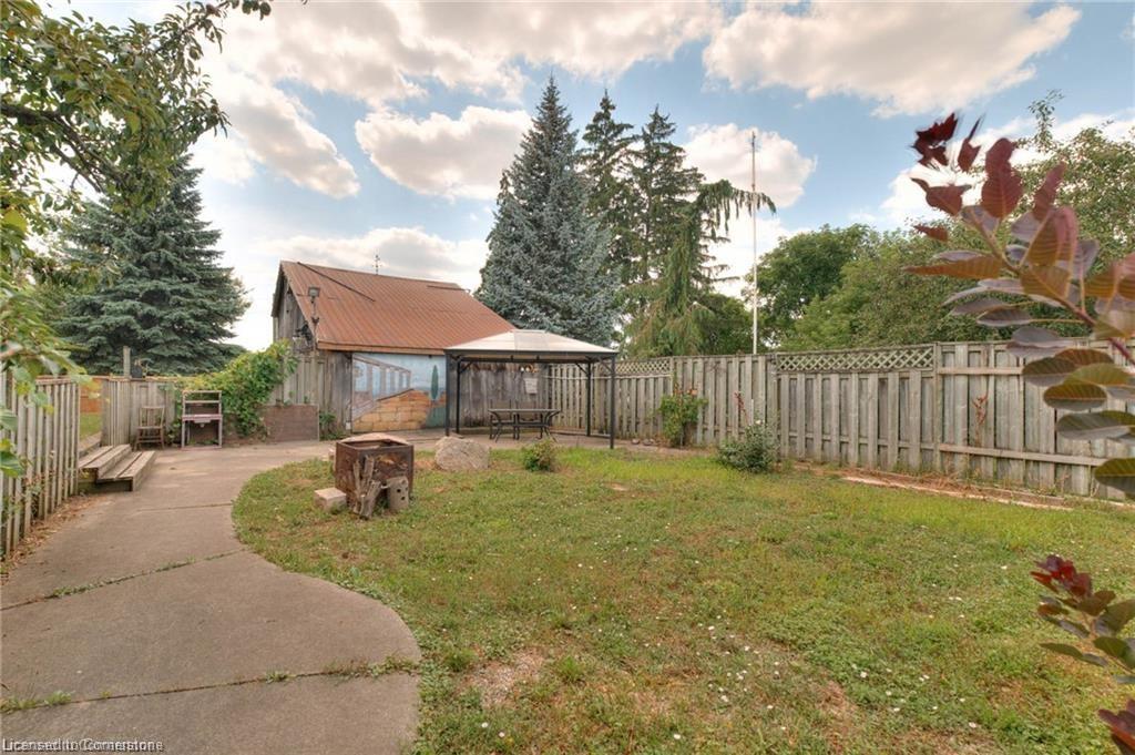 28 Manitou Drive Property Photo 14