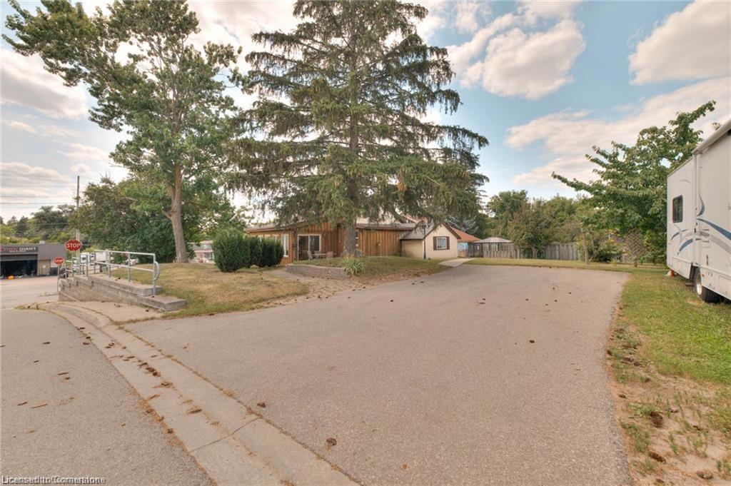 28 Manitou Drive Property Photo 19