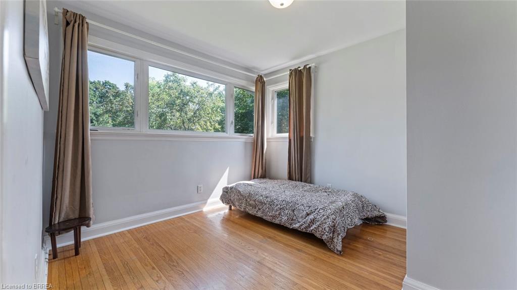 598 Colborne Street W Property Photo 16