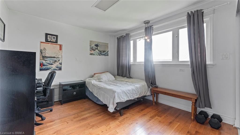 598 Colborne Street W Property Photo 20