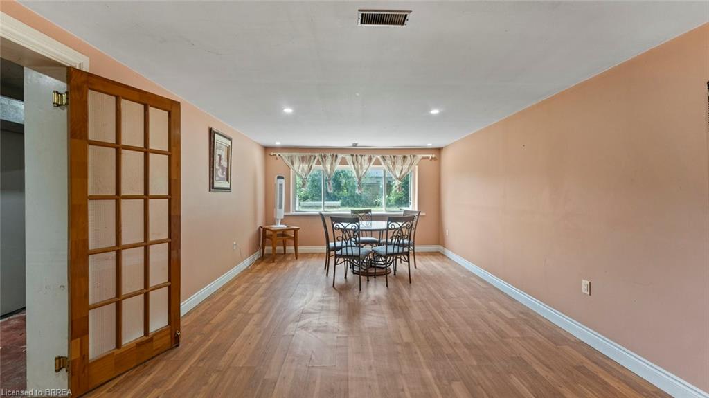 598 Colborne Street W Property Photo 23