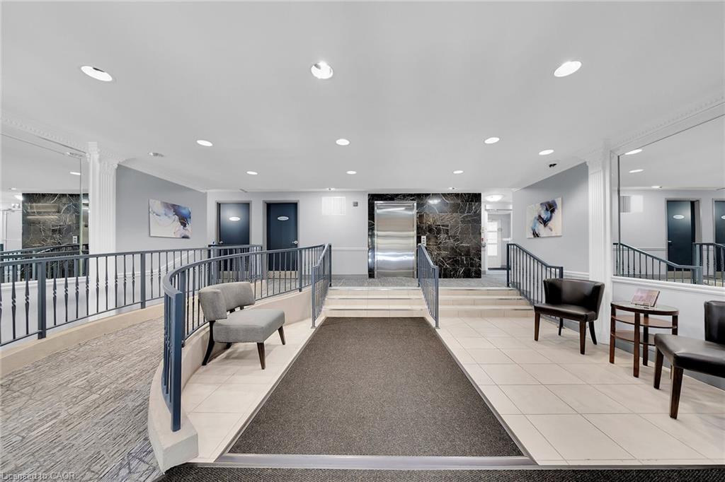 407-2300 Parkhaven Boulevard E Property Photo 12