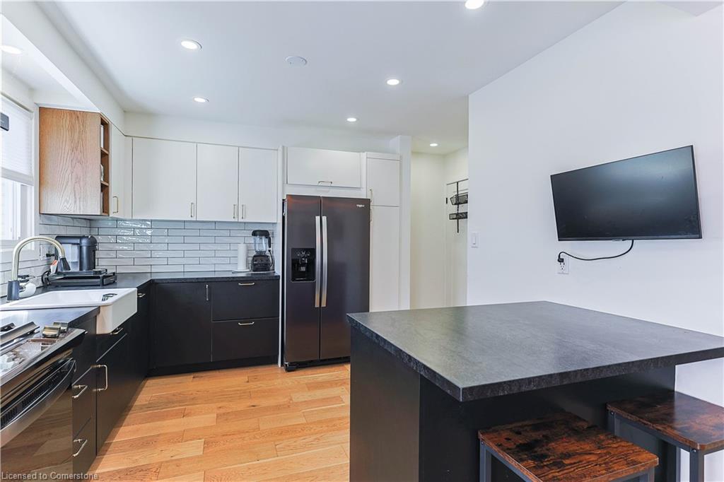 54-5475 Lakeshore Road Property Photo 11