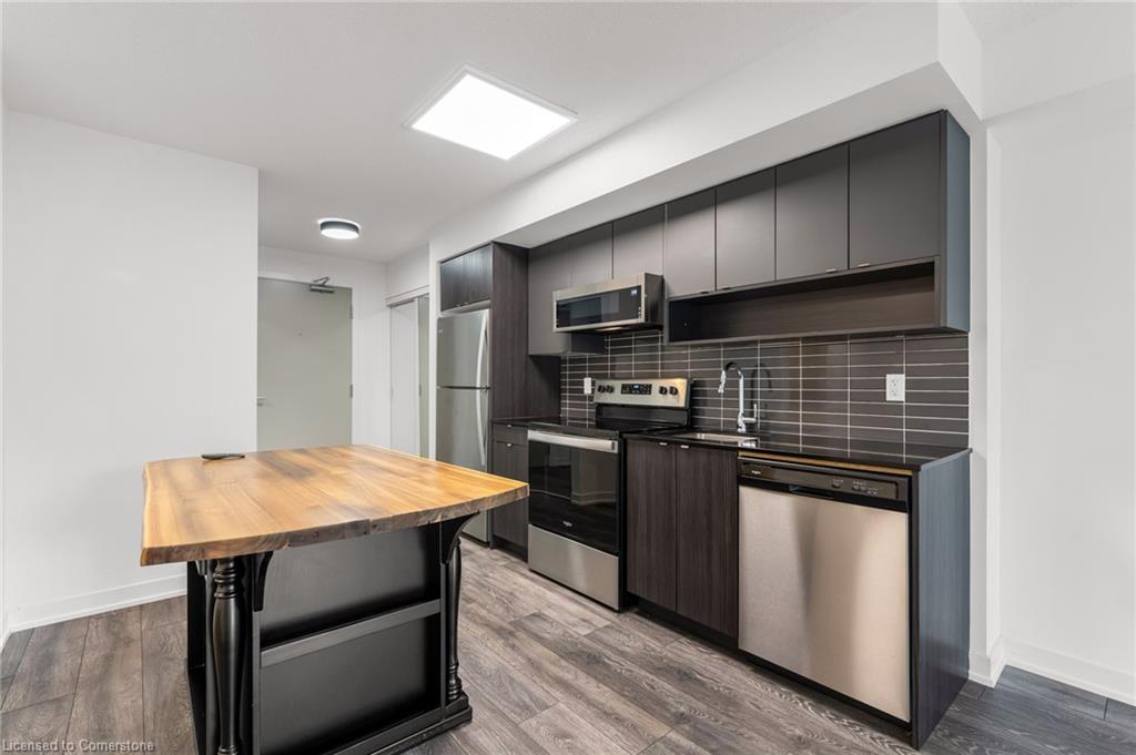 B220-1119 Cooke Blvd Property Photo 8