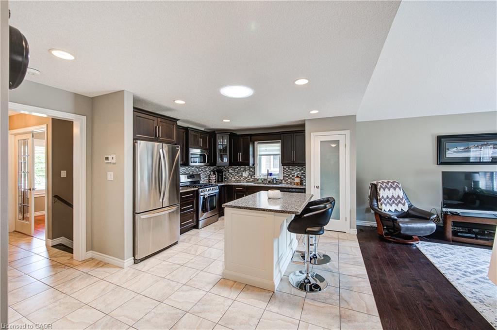 19 Colin Avenue Property Photo 11