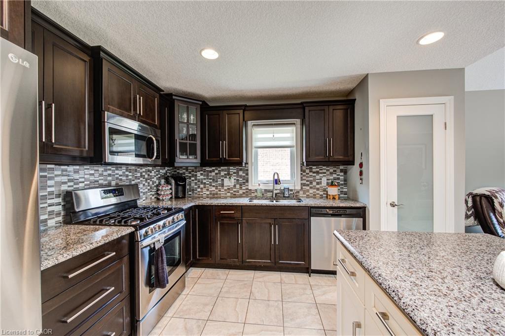 19 Colin Avenue Property Photo 14