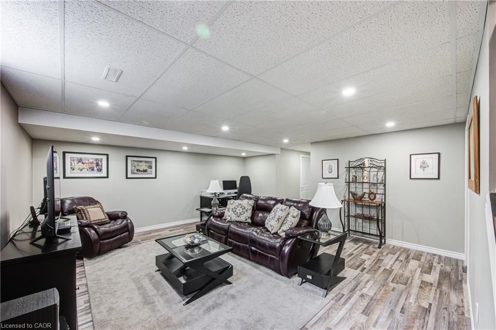 19 Colin Avenue Property Photo 28