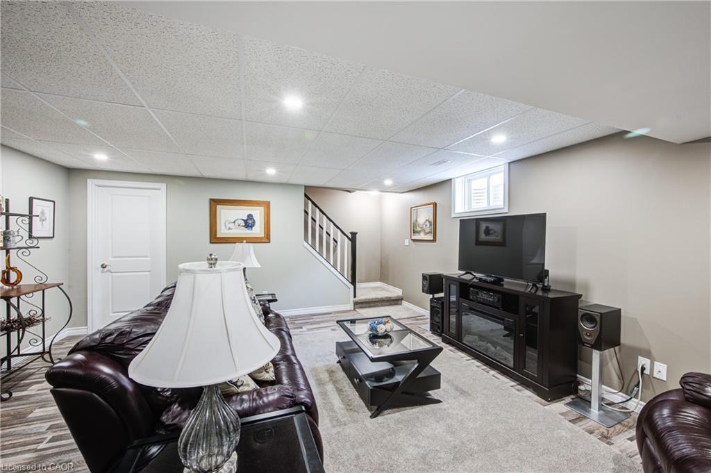 19 Colin Avenue Property Photo 29