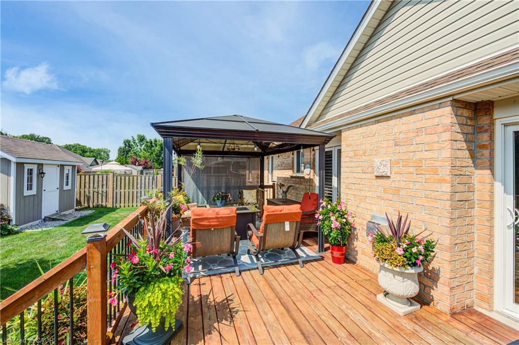 19 Colin Avenue Property Photo 39