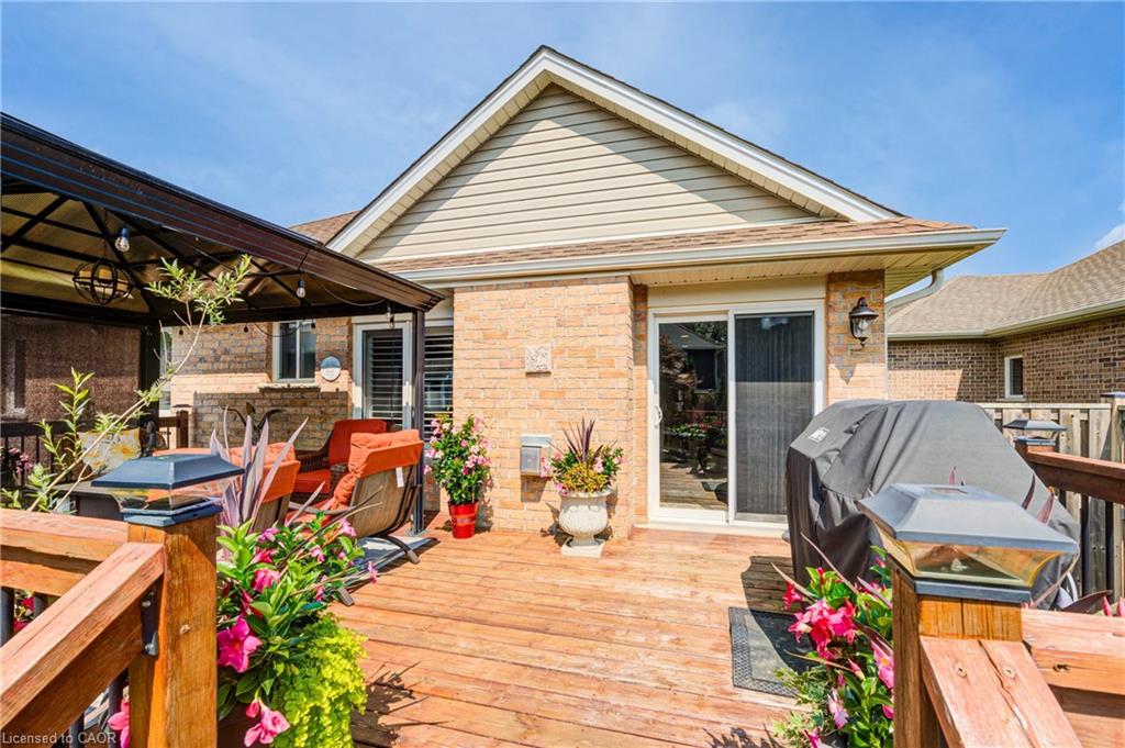 19 Colin Avenue Property Photo 43