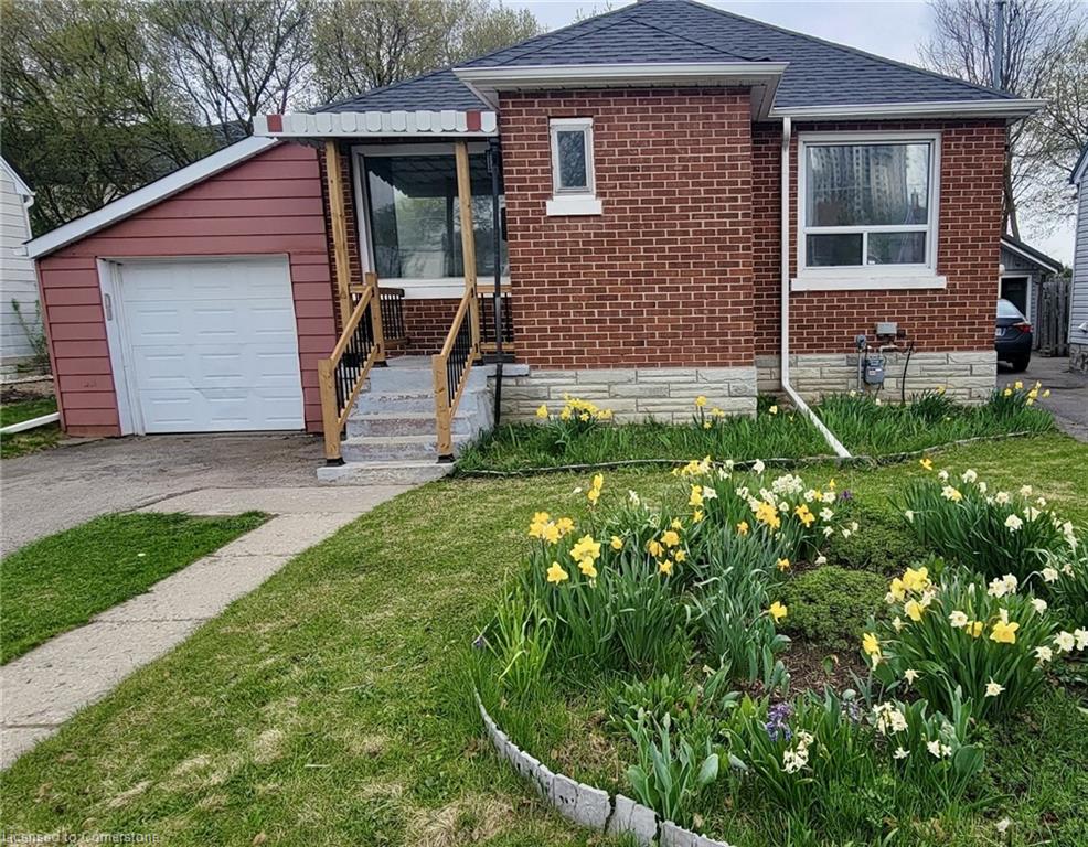 61 Stirling Avenue Property Photo 1