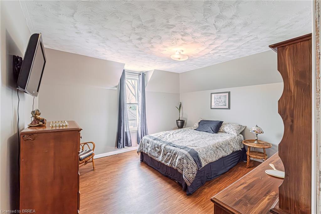 11 Alexander Street Property Photo 25