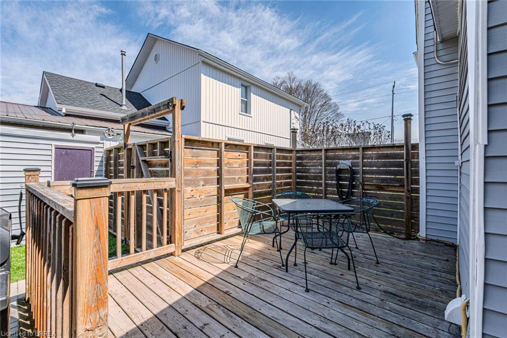 11 Alexander Street Property Photo 31