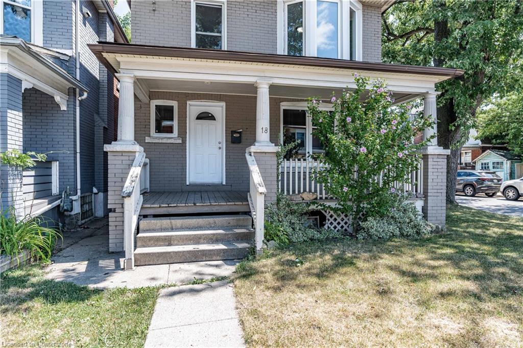 18 Barnesdale Avenue N Property Photo 3