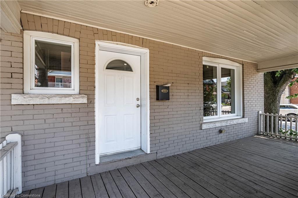 18 Barnesdale Avenue N Property Photo 4