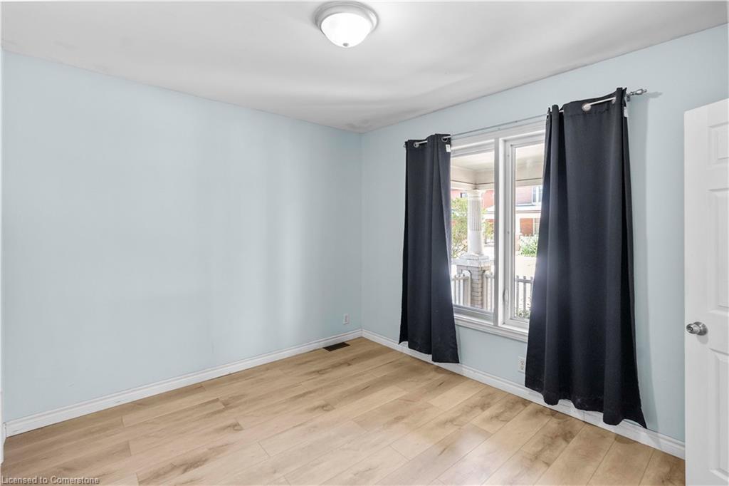 18 Barnesdale Avenue N Property Photo 8