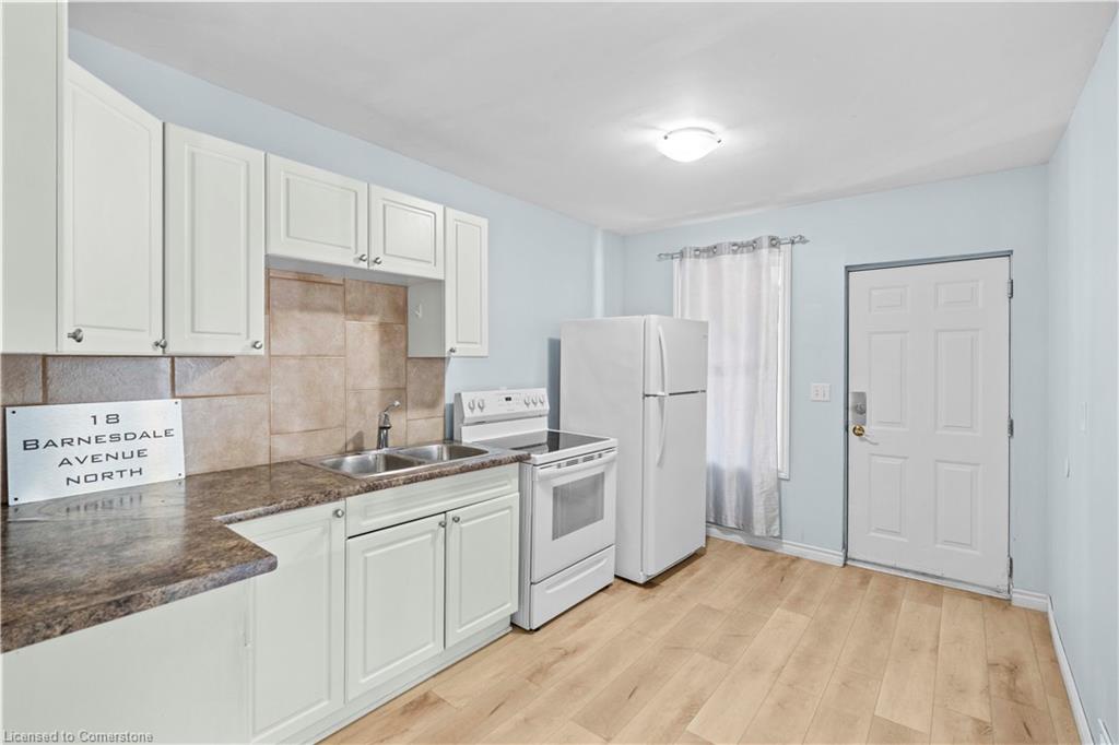 18 Barnesdale Avenue N Property Photo 10