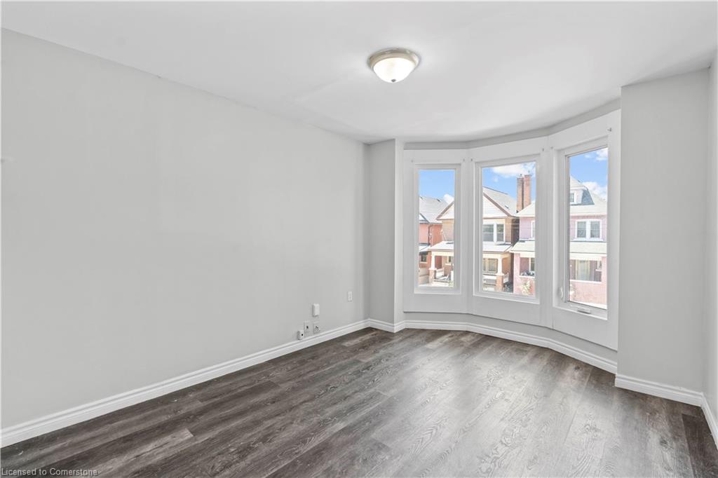 18 Barnesdale Avenue N Property Photo 24