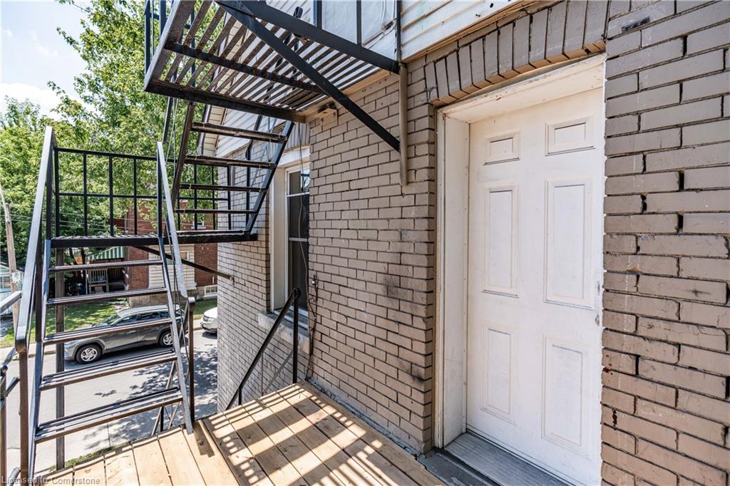 18 Barnesdale Avenue N Property Photo 41