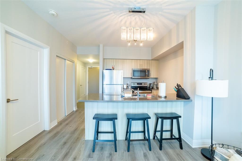 201-10 Concord Place Property Photo 8