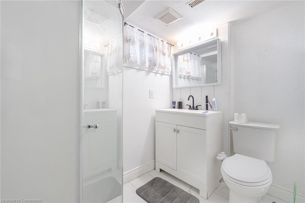 387 Mary Street N Property Photo 18