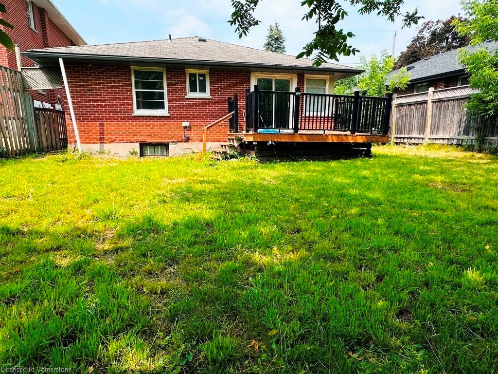 387 Mary Street N Property Photo 22