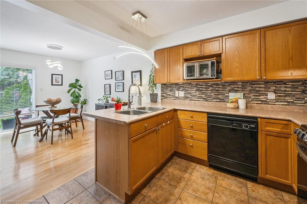 24-31 Schroder Crescent