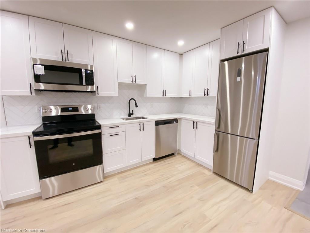 6-588 Barton Street E Property Photo 1
