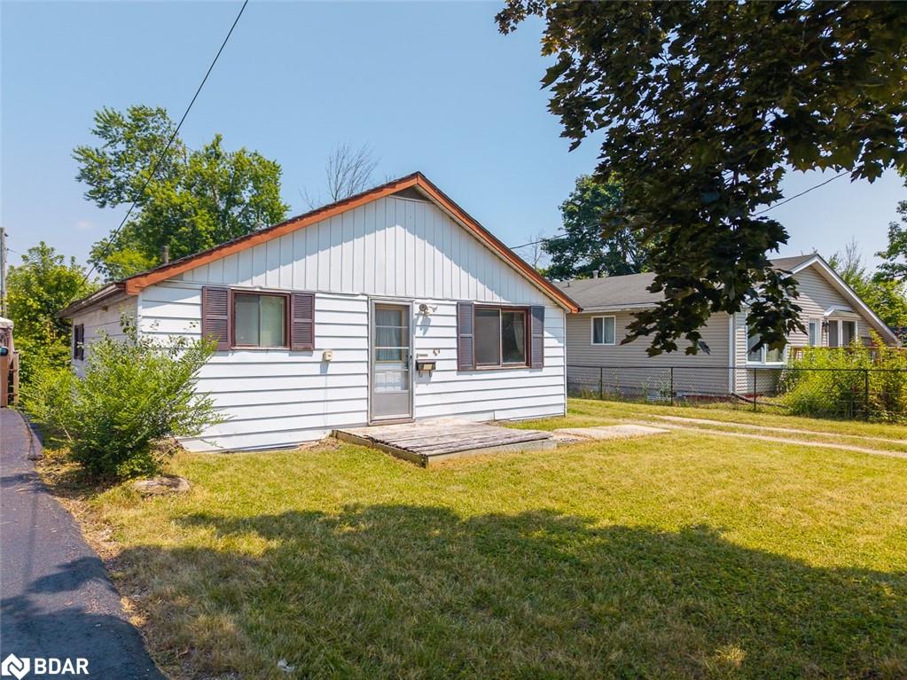 424 Forest Avenue S Property Photo 2