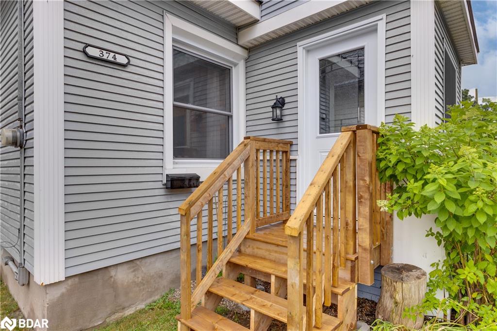 374 Yonge Street Property Photo 2