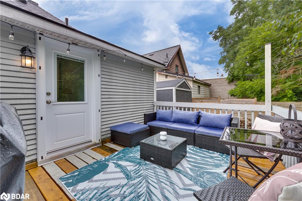 374 Yonge Street Property Photo 3