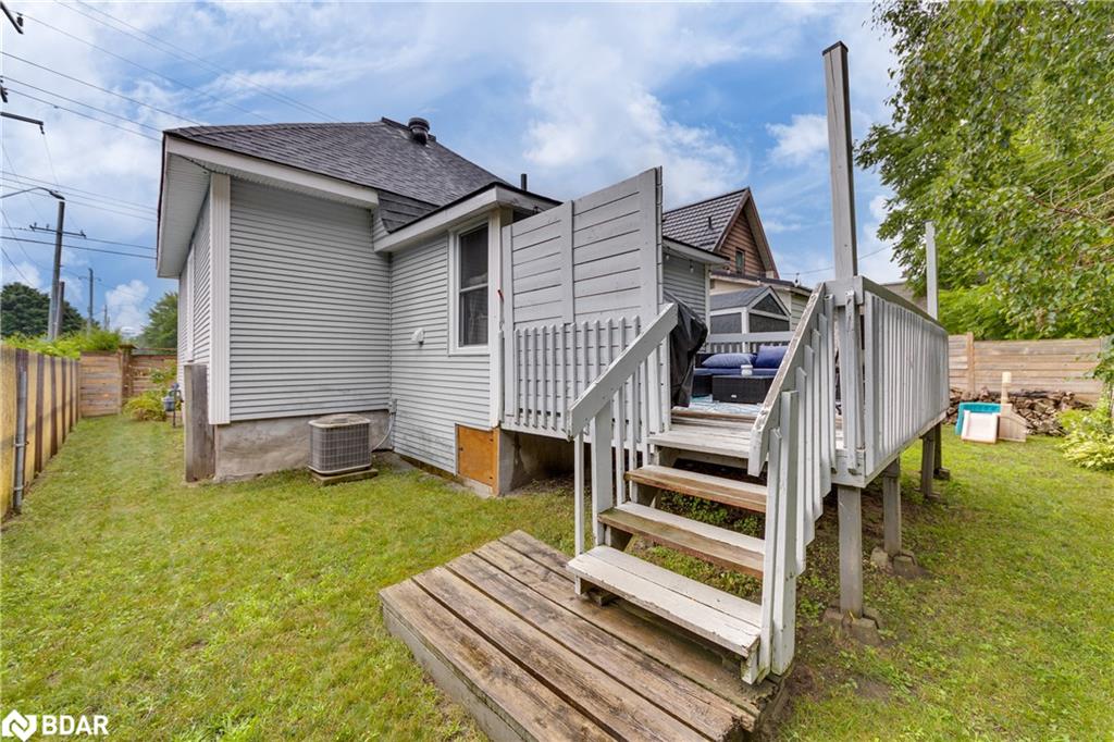 374 Yonge Street Property Photo 5