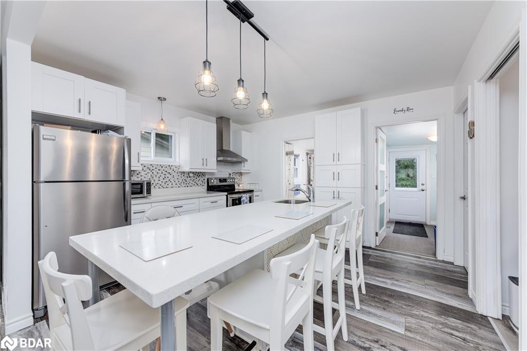 374 Yonge Street Property Photo 14