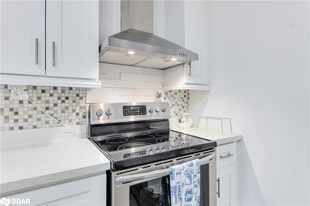 374 Yonge Street Property Photo 17