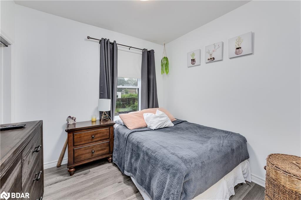 374 Yonge Street Property Photo 20