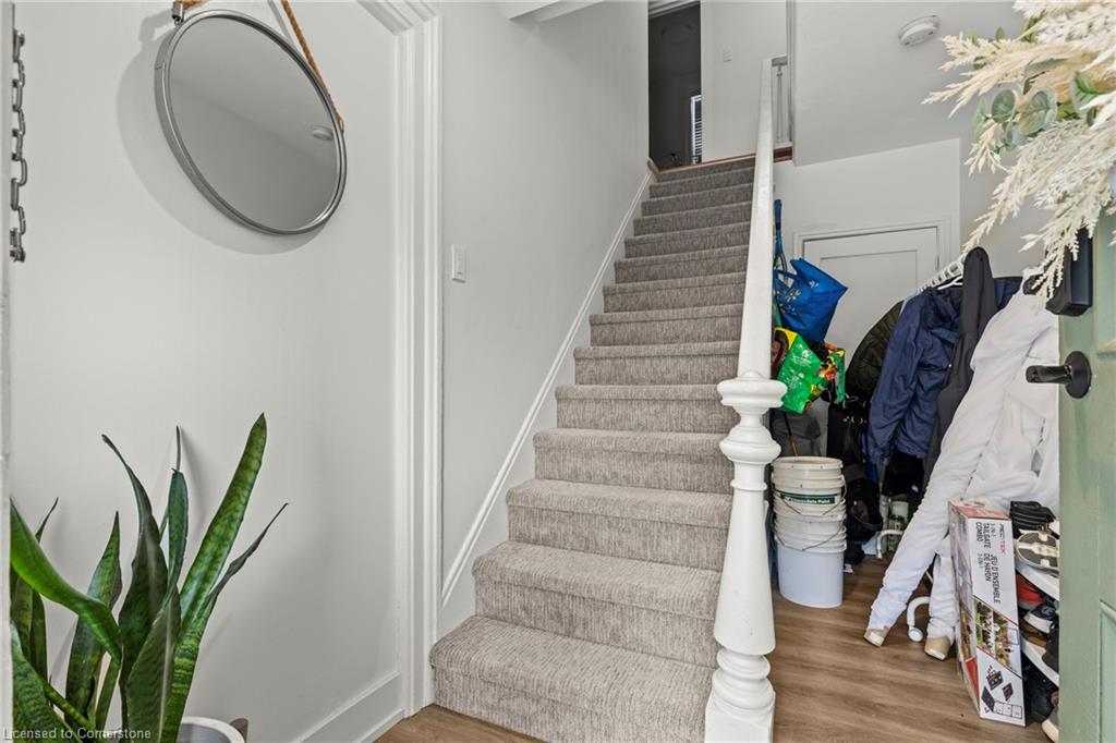 4250 William St Street Property Photo 6